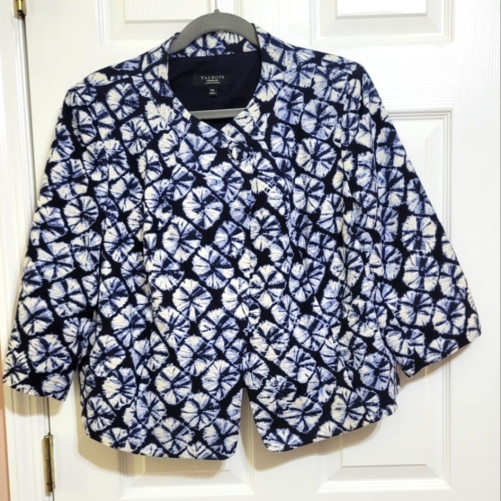 Talbots croped jacket 14w blue and white.